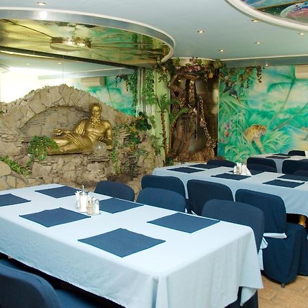 Galitsiya Hotel Lviv Ngoại thất bức ảnh